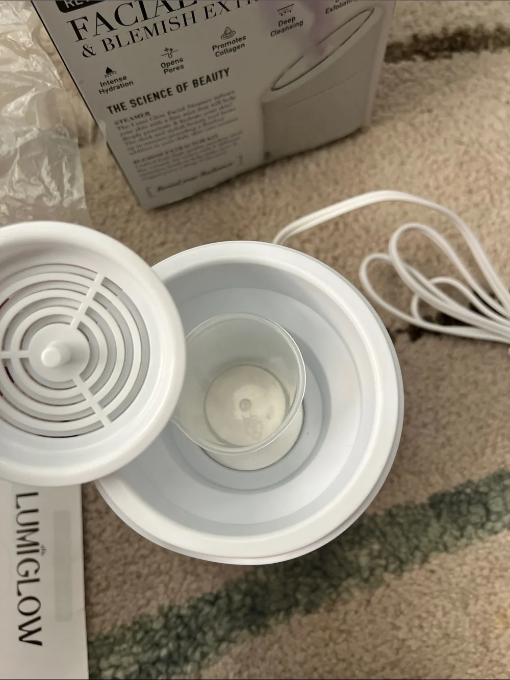 Lumiglow white facial